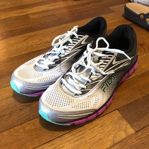 Women's Memory Foam Cloak Running Shoe